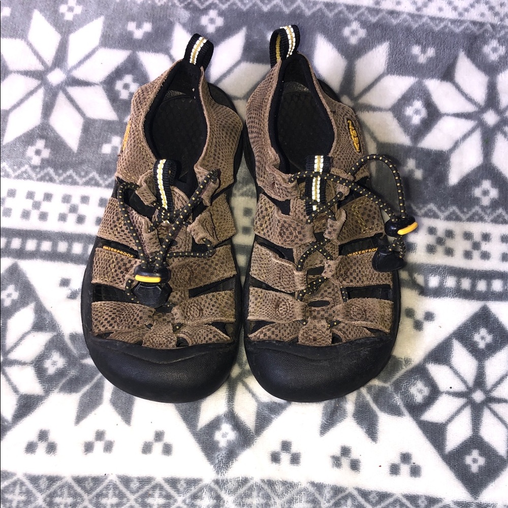 Keen Brown and Black Closed-Toe Outdoor Sandals
